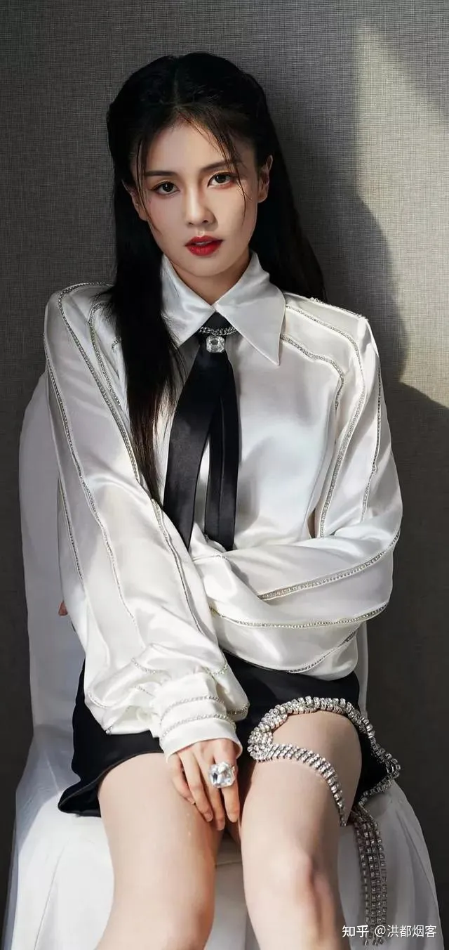 娱乐圈里的清流，颜值担当白鹿，宛如人间仙子！-明星白鹿