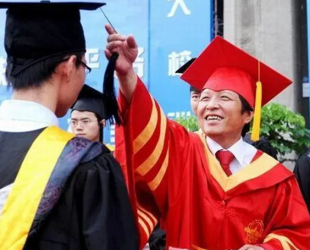 清华校长发邀请信引争议，网友强烈推荐王树国或郑强去当清华校长-清华校长说了什么