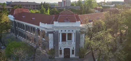 每天介绍一所大学：清华大学-清华大学学的是什么专业