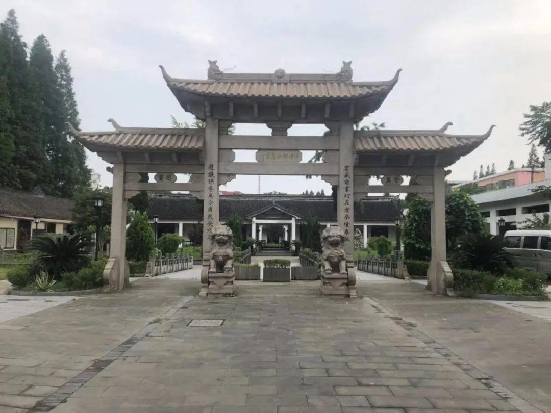 上海公墓地址大全，上海公墓2023年价格一览表！-上海的公墓的价格查询