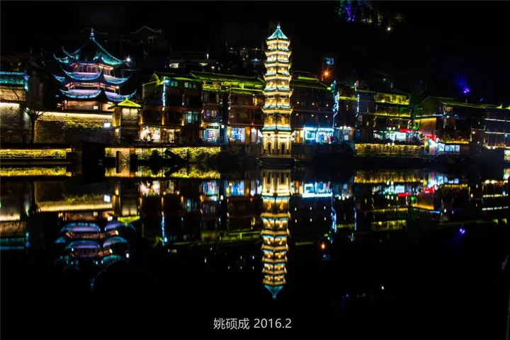 凤凰古城值不值得去？-凤凰古城值不值得去玩