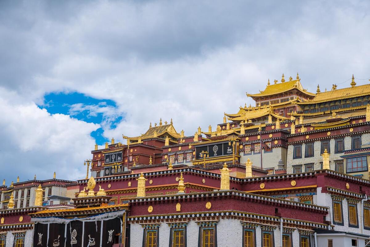 香格里拉最好玩的10大景点，惊艳绝美，玩遍人间天堂，不虚此行！-香格里拉必玩的景点