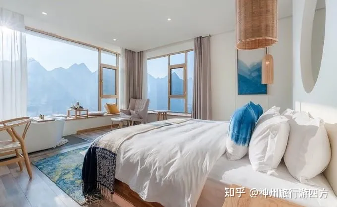 贵州十佳旅游景点排行榜，贵州本地口碑好的金牌导游，贵州旅游线路私人定制-贵州旅游十大景点推荐