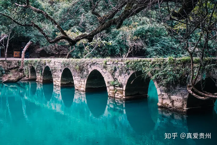 贵州十大热门旅游景点排名及推荐-贵州旅游景点排行榜前十位