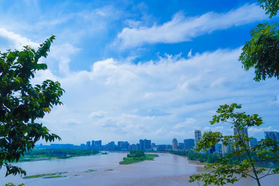 乐山大佛，一个让你流连忘返的地方！-乐山大佛的具体位置在哪