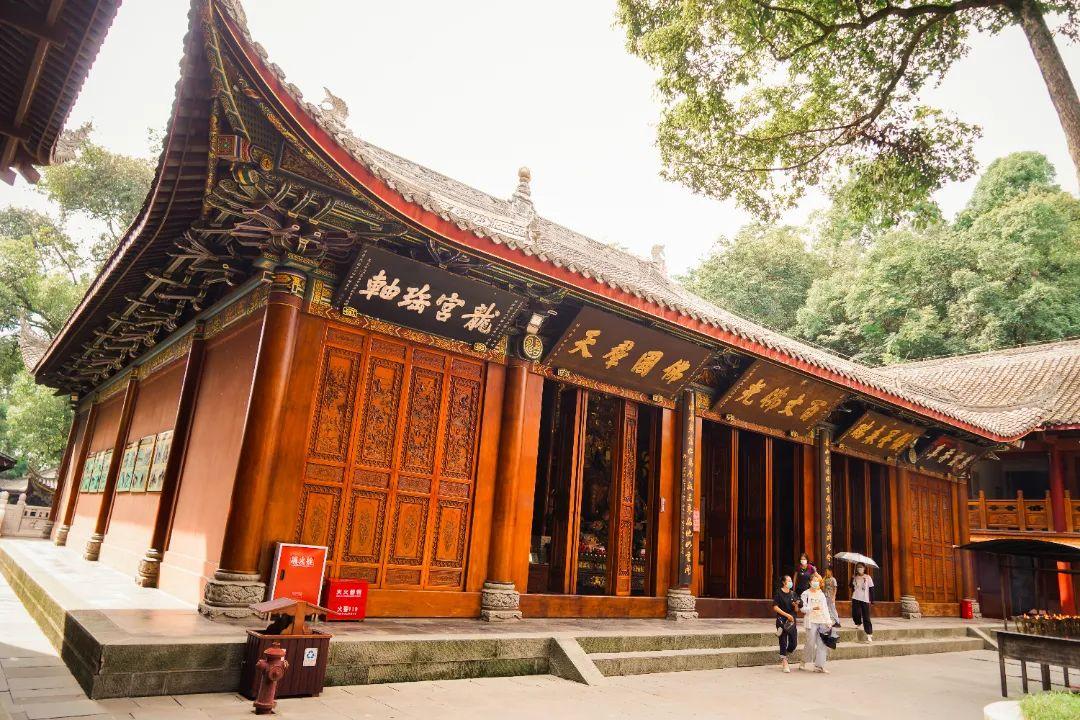 乐山大佛，一个让你流连忘返的地方！-乐山大佛的具体位置在哪