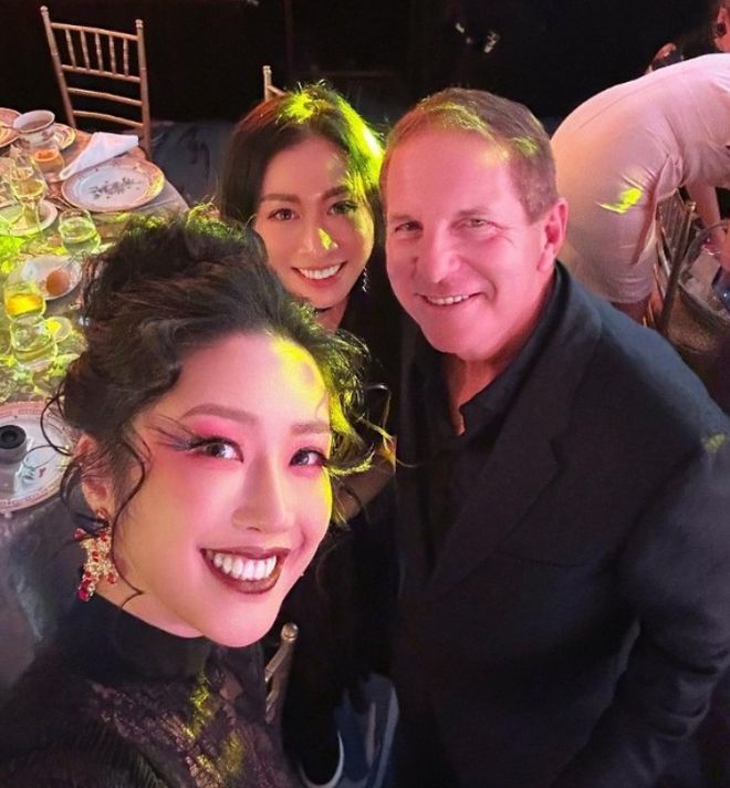 港星被曝插足李玟婚姻，与乐裕民合影曝光，本人急忙发声澄清-李玟是香港人