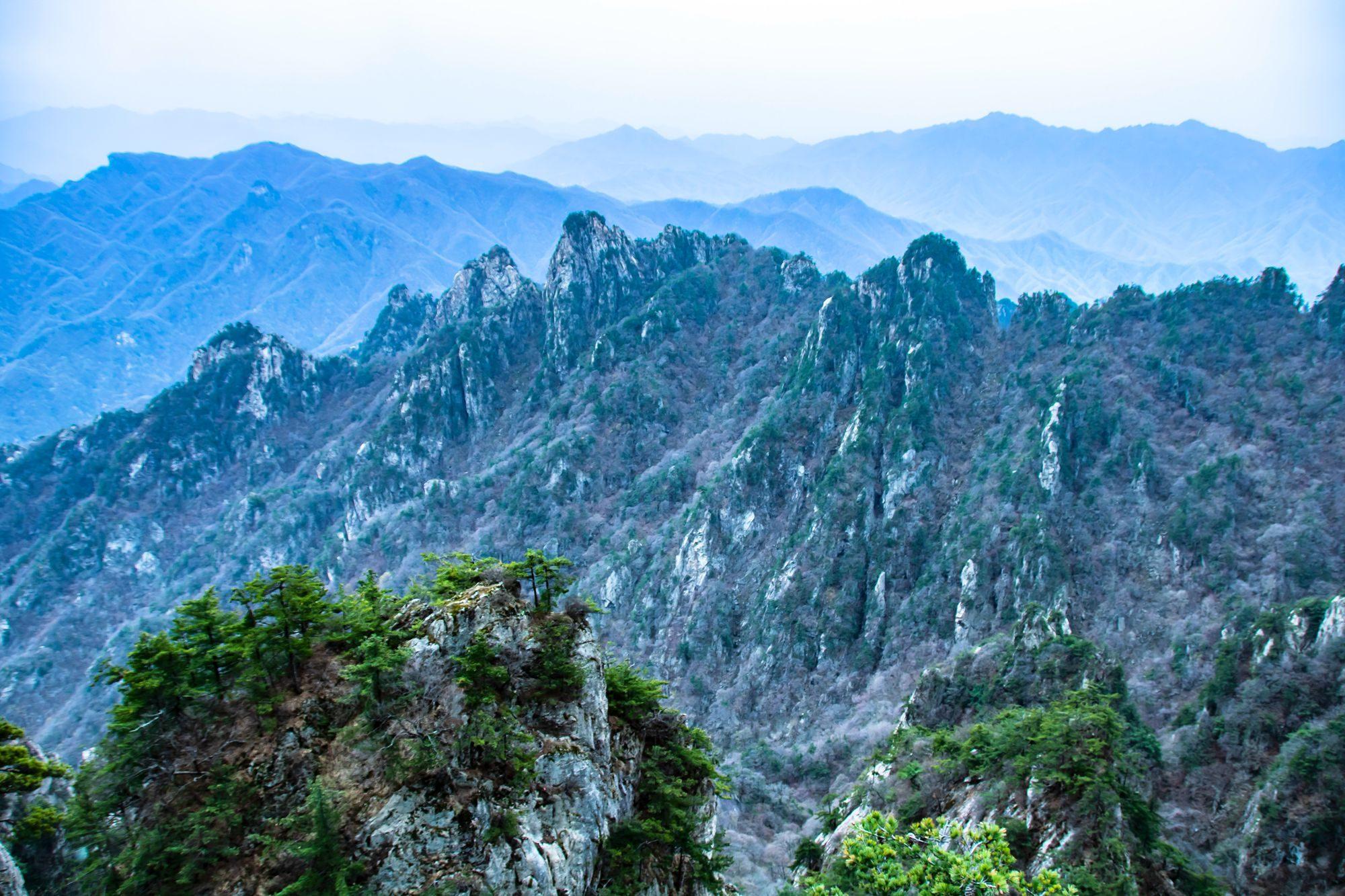 河南栾川老君山，藏着独特的地质风光，是游客喜爱的网红打卡地-河南栾川老君山简介
