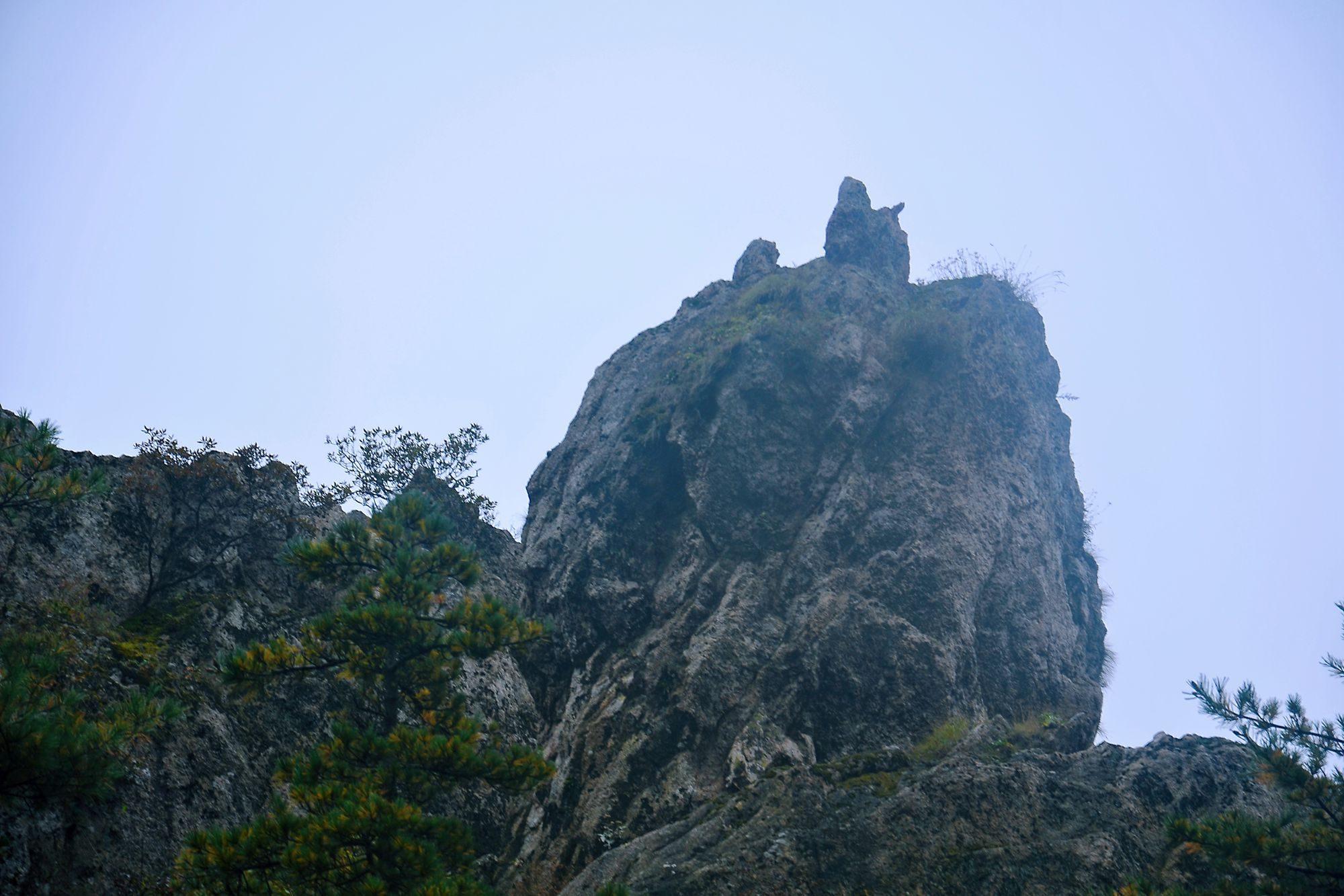 河南栾川老君山，藏着独特的地质风光，是游客喜爱的网红打卡地-河南栾川老君山简介