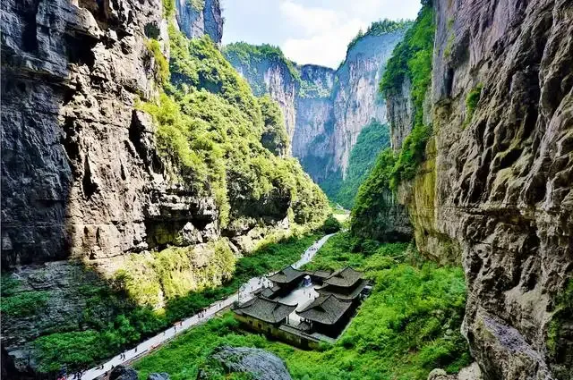 重庆怎么玩？3-5天重庆旅行攻略 附行程计划-重庆旅游攻略三天自由行攻略模板