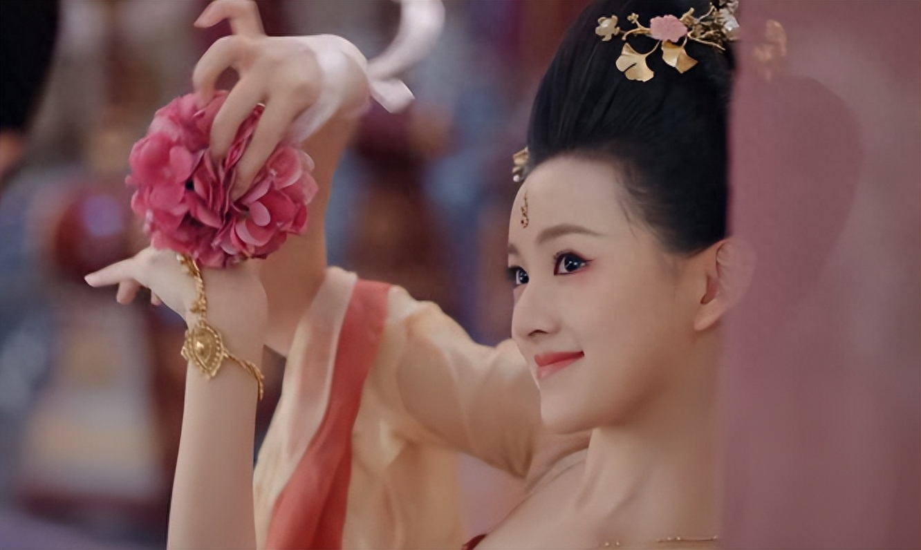安乐传：出场就把所有人看呆，这才是古装片“头牌”该有的样子-安乐传bot