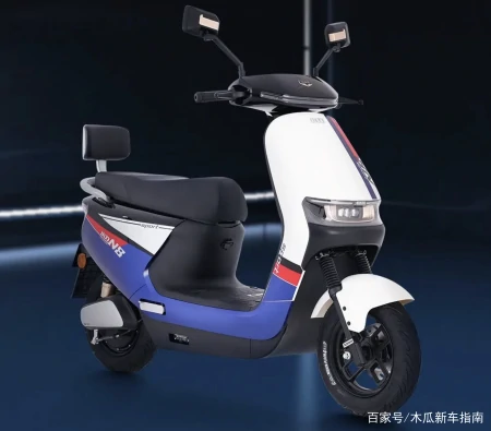 3款高速电摩来了，最大的续航215公里，能边骑边充电，3800元起-高速高续航电动摩托