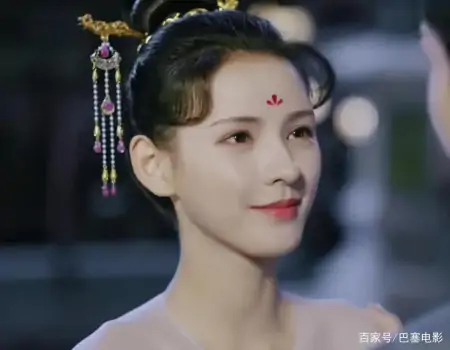 成毅《梦醒长安》上演盛世美颜，唇妆很惹眼，何晟铭也差太多了吧-成毅梦醒长安杀青微博