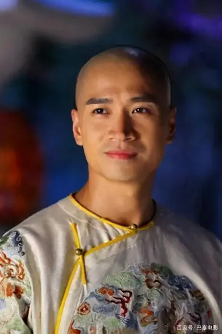 成毅《梦醒长安》上演盛世美颜，唇妆很惹眼，何晟铭也差太多了吧-成毅梦醒长安杀青微博