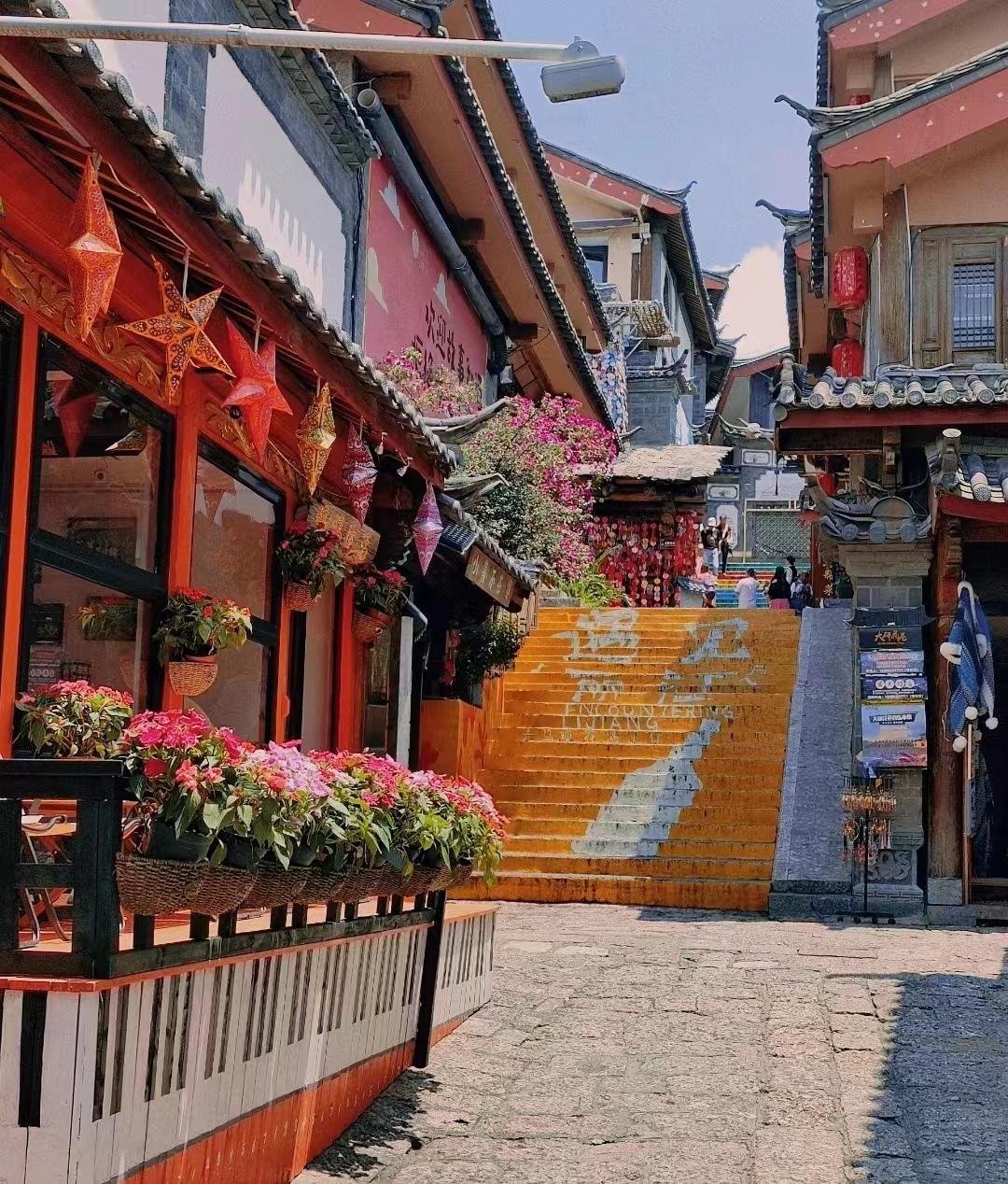 第一次去云南旅游不要慌，来看俩个女生云南自由行旅游攻略-第一次去云南推荐路线