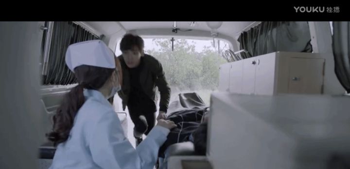 如何评价侯明昊、周雨彤在网络剧《寒武纪》的表现？-如何评价侯明昊,周雨彤在一起了
