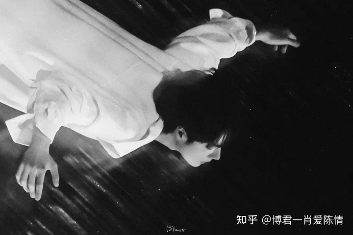 王一博，永远追光的孩子-追逐梦想的哥哥王一博