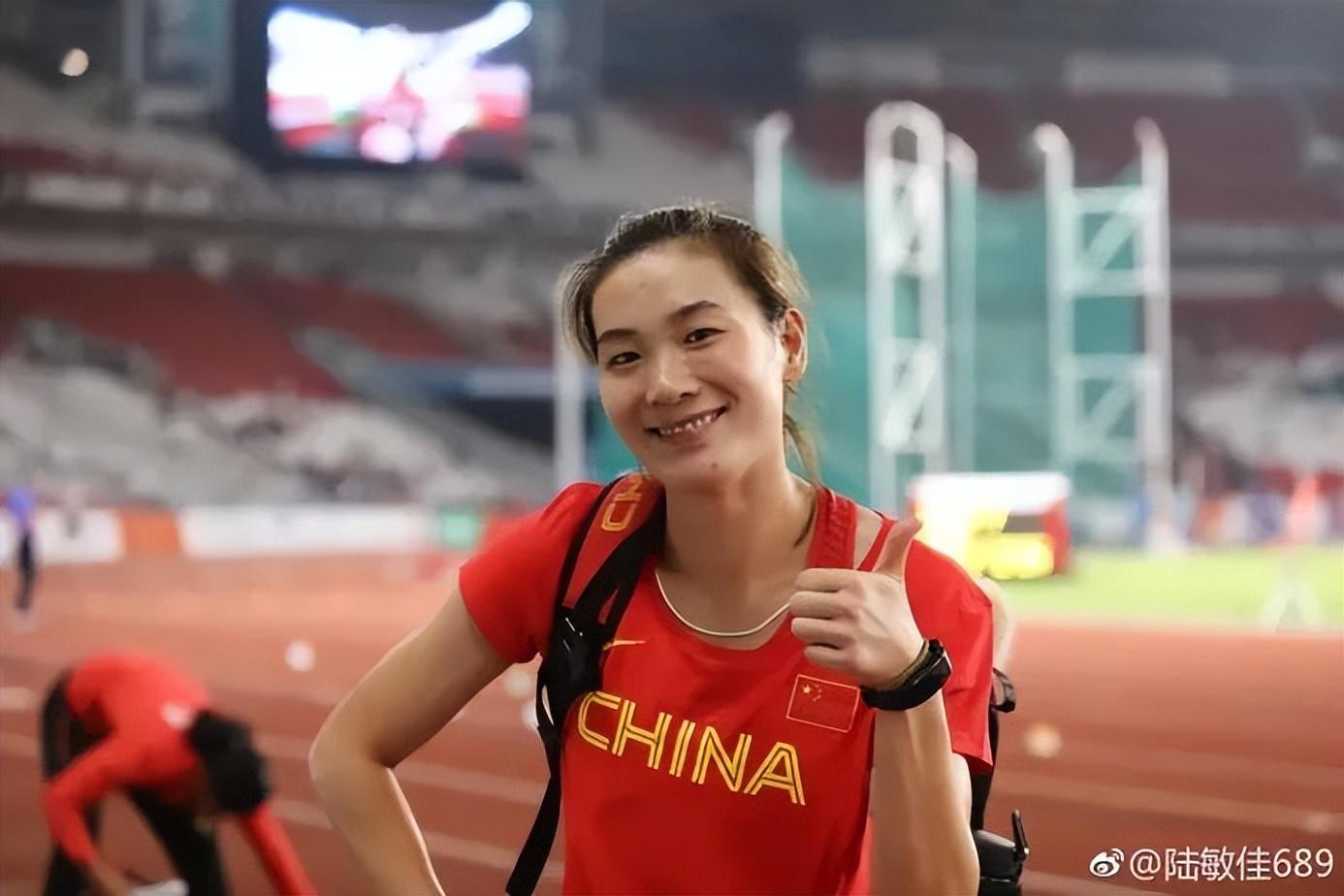 “亚洲飞人”谢震业夺金！与苏炳添齐名，迎娶跳远女王：爱情和体育一样，爱了就是一生