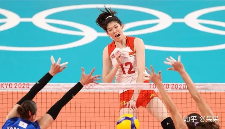 中国女排绝不认输 决胜局12:9领先，俄罗斯以为稳赢，-中国女排不服输