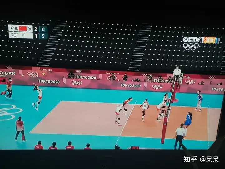 中国女排绝不认输 决胜局12:9领先，俄罗斯以为稳赢，-中国女排不服输