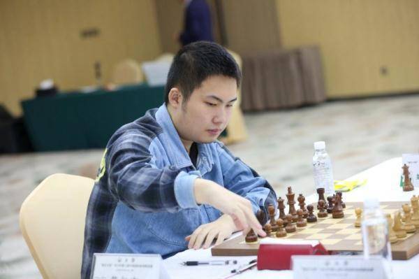 黄仁杰夺得中国国际象棋新锐赛冠军-国际象棋棋王候选人赛