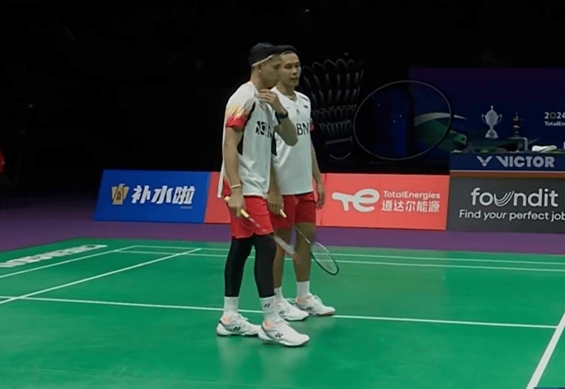 太燃了，梁王组合2-1，汤杯决赛最新战报：中国队2-0印尼夺冠在望