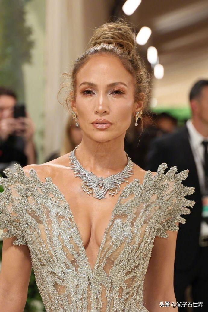 众星云集的2024 MetGala红毯，出现了5个红毯满分选手！