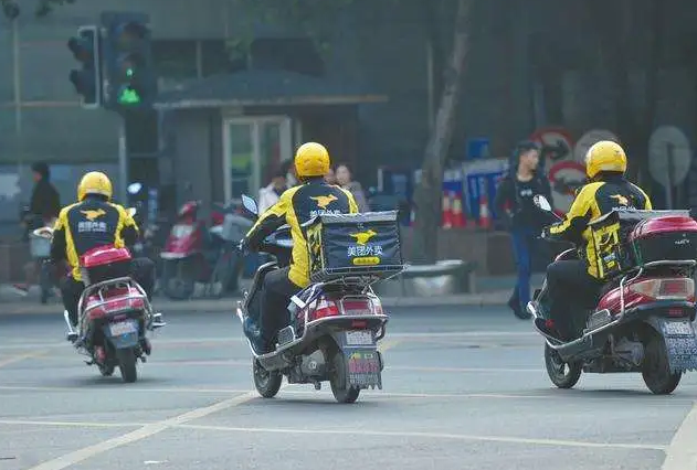 各地严查电动车，千万辆“外卖车”该怎么办？行内人提出3个建议