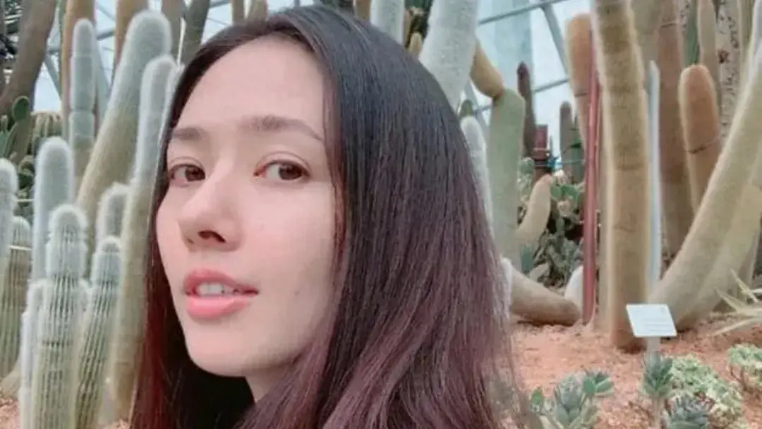 郭碧婷直播真实挑战：关掉美颜，展现自然之美