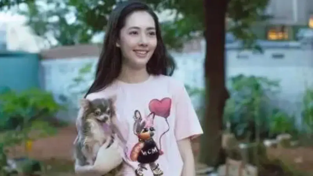 郭碧婷直播真实挑战：关掉美颜，展现自然之美