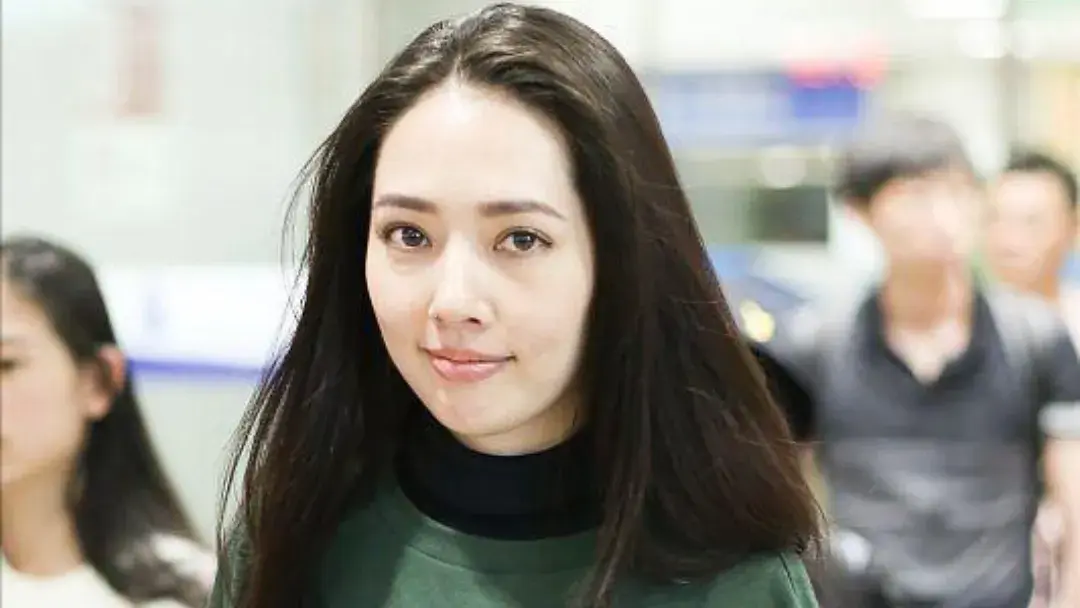 郭碧婷直播真实挑战：关掉美颜，展现自然之美
