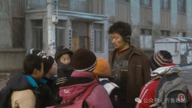 又一个现象级的网红出现了 菏泽翻唱一首《诺言》的郭有才