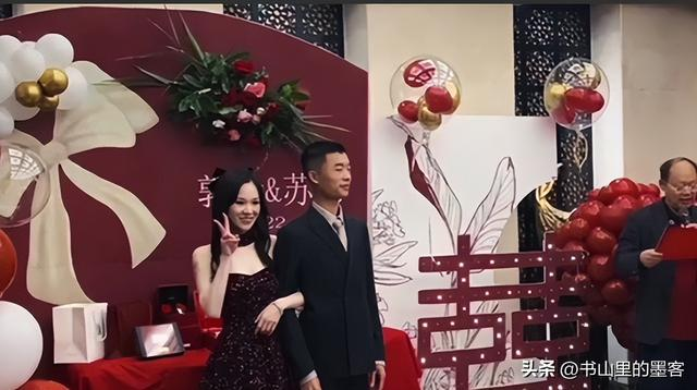 郭有才私生活被扒，李雨禅16张图还原真实生活，草根人设引质疑！
