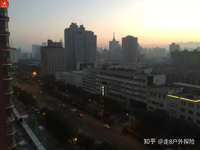 来到这里的人多数变成了骨灰，少数变成了骨灰玩家，人却源源不断