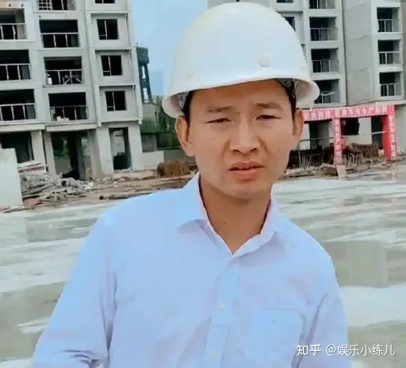 南昌小伙上演工地段子走红全网，经理范十足，不愧是全网第一监理