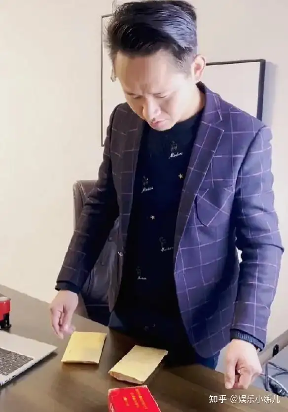 南昌小伙上演工地段子走红全网，经理范十足，不愧是全网第一监理