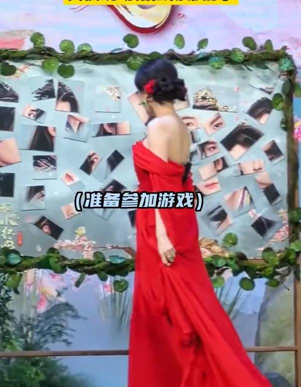 《狐妖月红篇》发布会，龚俊“顺手牵杨”超搞笑，杨幂爆龚俊糗事