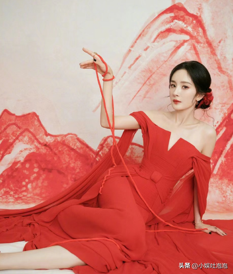 笑不活了，《狐妖小红娘月红篇》发布会现场，杨幂龚俊同框