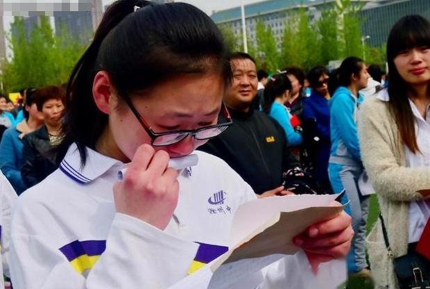 2024年高考语文真的很难吗？不同地区难度不一，考生说法让人心疼-2021年高考语文全国甲卷