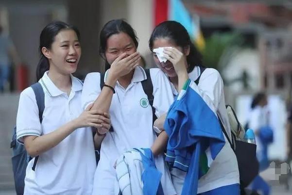 2024年高考语文真的很难吗？不同地区难度不一，考生说法让人心疼-2021年高考语文全国甲卷