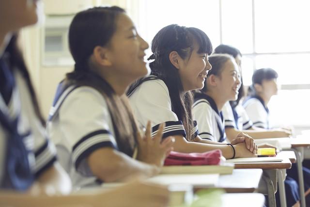 2024年高考语文难度引热议：考生直言压力大，背后故事令人心疼！-20214高考语文