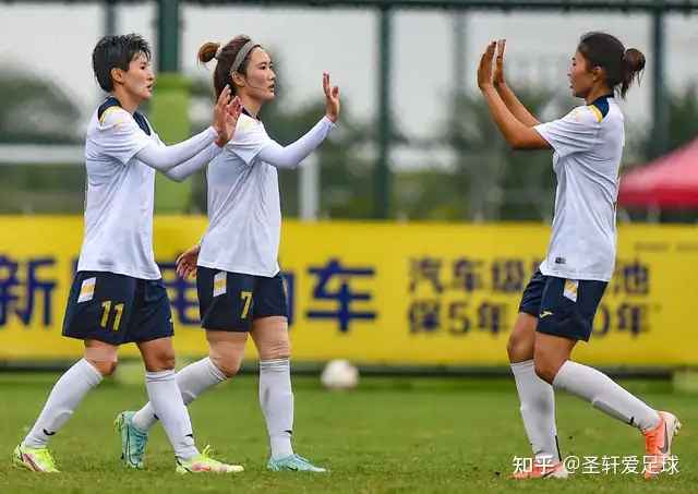 4-1大胜，王珊珊踢疯了，教科书级头球破门+单刀，北京队排名飙升-王珊珊7分钟进5球的视频