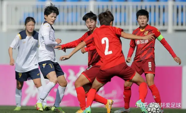 4-1大胜，王珊珊踢疯了，教科书级头球破门+单刀，北京队排名飙升-王珊珊7分钟进5球的视频