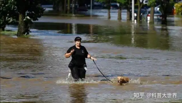 这种风暴号称“陆地飓风”，近日横扫美国中部，60万户被吹断电-美国飓风图片大全