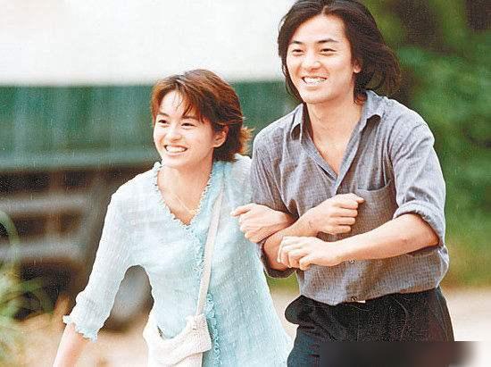 郑伊健蒙嘉慧现日本游玩，骑单车一路说笑好甜蜜，结婚7年如热恋-郑伊健蒙嘉慧合作电视剧