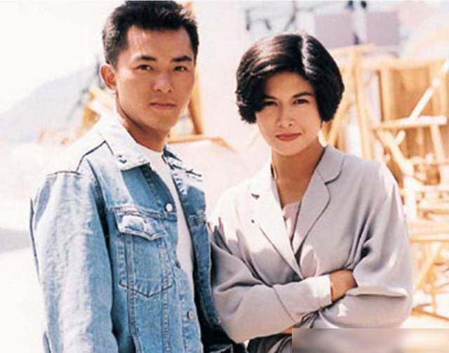 郑伊健蒙嘉慧现日本游玩，骑单车一路说笑好甜蜜，结婚7年如热恋-郑伊健蒙嘉慧合作电视剧