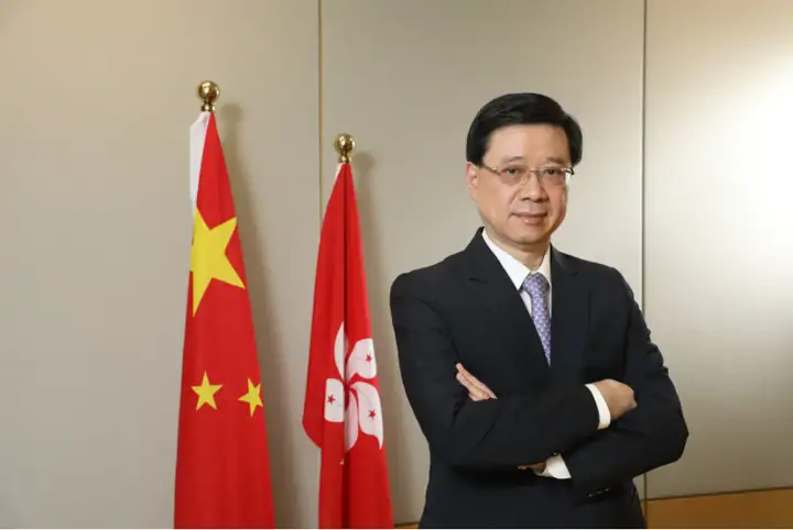 李家超正式参选香港特首，四大家族纷纷表示支持，稳了？