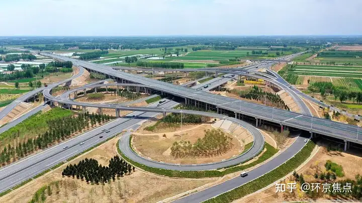 雄安高速，一通就是3条！-雄安高速路口