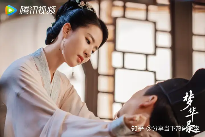 不经意间，刘亦菲又走在了“85花”前面！-刘亦菲不是85花是75花吗