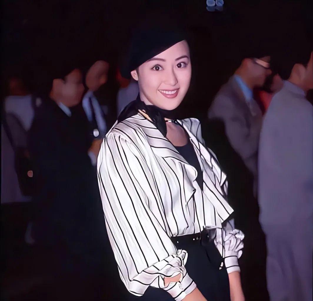 玫瑰原型比刘亦菲更美，被算命大师当众羞辱，60岁凭直播口碑逆袭-玫瑰真实的样子图片